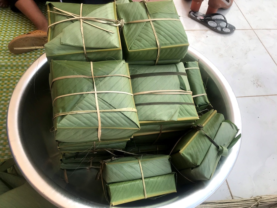 Thầy trò vùng cao cùng nấu bánh chưng tặng học sinh nghèo đón Tết - 7 Thầy trò vùng cao cùng nấu bánh chưng tặng học sinh nghèo đón Tết - 7