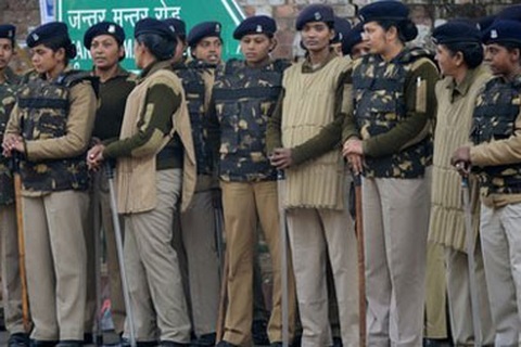 Ấn Độ phong tỏa phần lớn thủ đô sau khi nữ sinh bị hiếp dâm tử vong