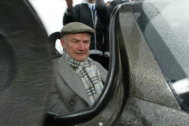 Chủ tịch Volkswagen bất ngờ từ chức