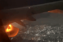 Video máy bay Mexico chở gần 200 người cháy động cơ ngùn ngụt