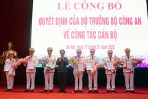 Công an Hà Nội có 7 Trưởng phòng, Trưởng Công an quận, huyện mới