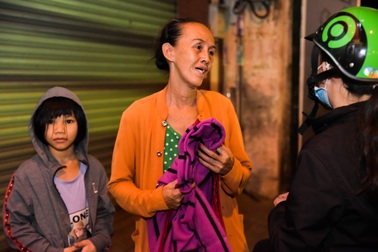 Ấm áp tình người trong đêm giáng sinh lạnh giá