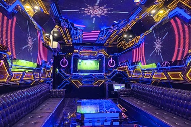 Hàng chục cô gái bị "giam lỏng", biến thành món hàng trong quán karaoke