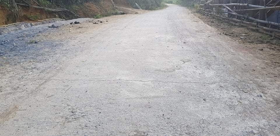 Đường 35 tỉ đồng vừa đưa vào sử dụng đã hỏng - 3 Đường 35 tỉ đồng vừa đưa vào sử dụng đã hỏng - 3