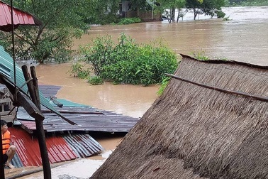 Nghệ An: Mưa lớn gây ngập lụt nhiều nơi