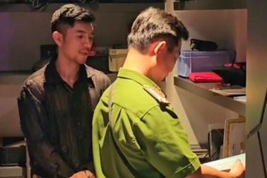 Chồng Ngân 98 nói két sắt “không có gì quan trọng” nên quên mật khẩu