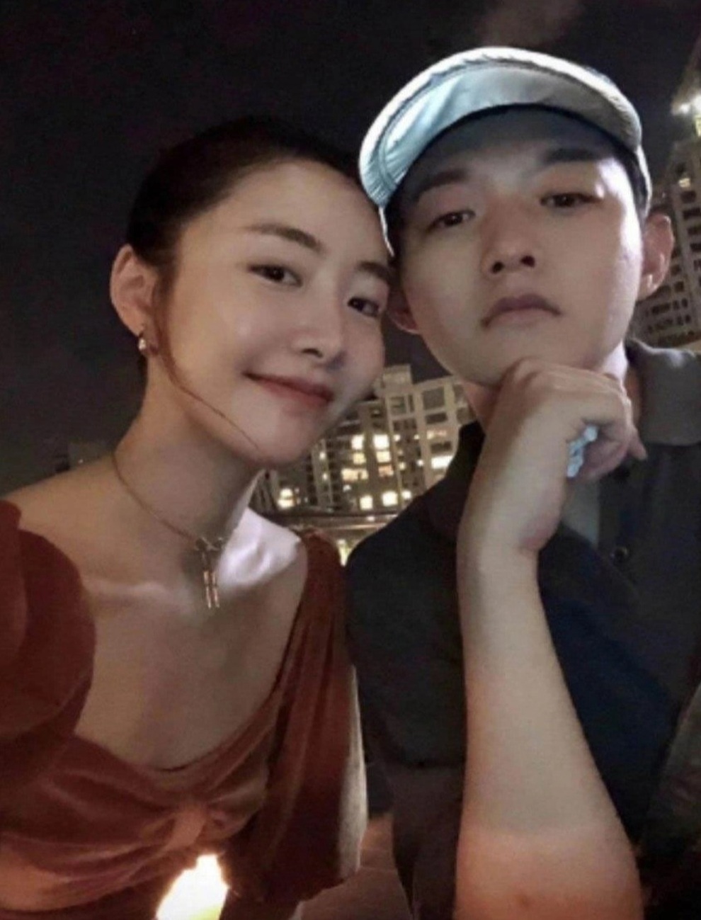 Hoàng tử cổ phong rơi cảnh khó khăn vì bê bối đời tư - 4 Hoàng tử cổ phong rơi cảnh khó khăn vì bê bối đời tư - 4