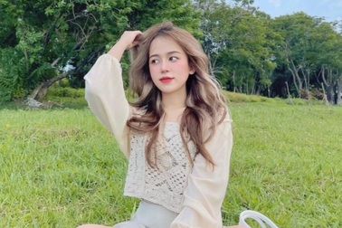 Hot girl xứ Huế cao 1m58 chia sẻ bí quyết chọn đồ, chụp ảnh cho bạn nữ