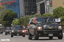 Cận cảnh dàn xe đặc chủng hộ tống Phó Tổng thống Mỹ trên đường phố  Hà Nội