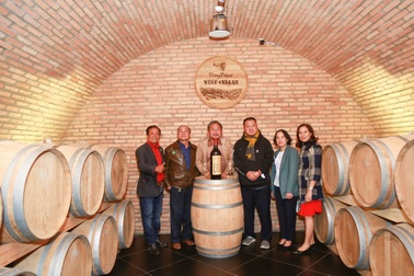 100 kỷ lục gia bất ngờ trước quy mô hoành tráng của hầm vang lớn nhất Việt Nam