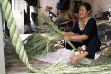 Nghề quấn rơm khô xuất ngoại