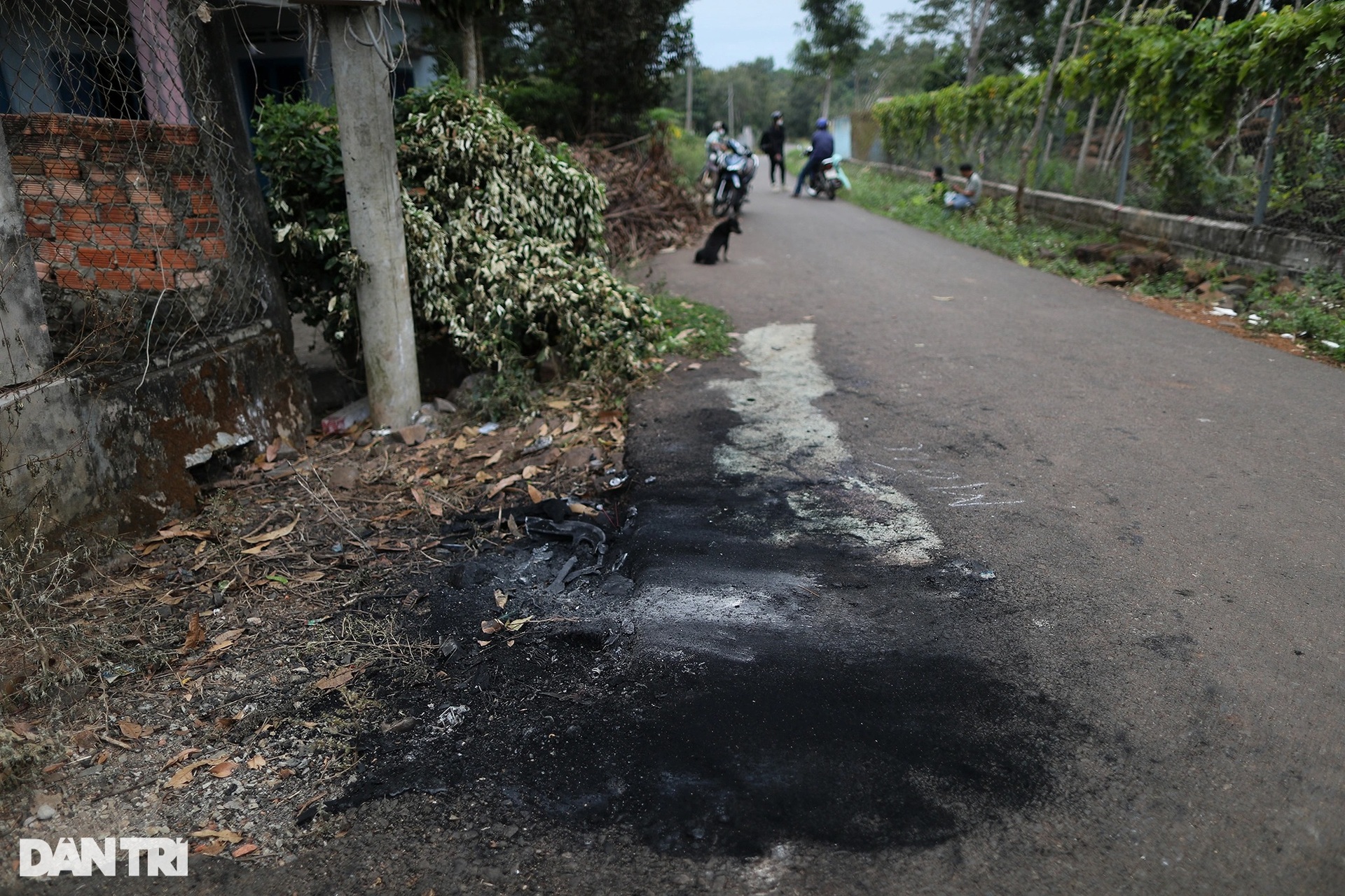 Cận cảnh giếng hoang nơi thanh niên mang thi thể cô gái bị đốt vào lẩn trốn - 8