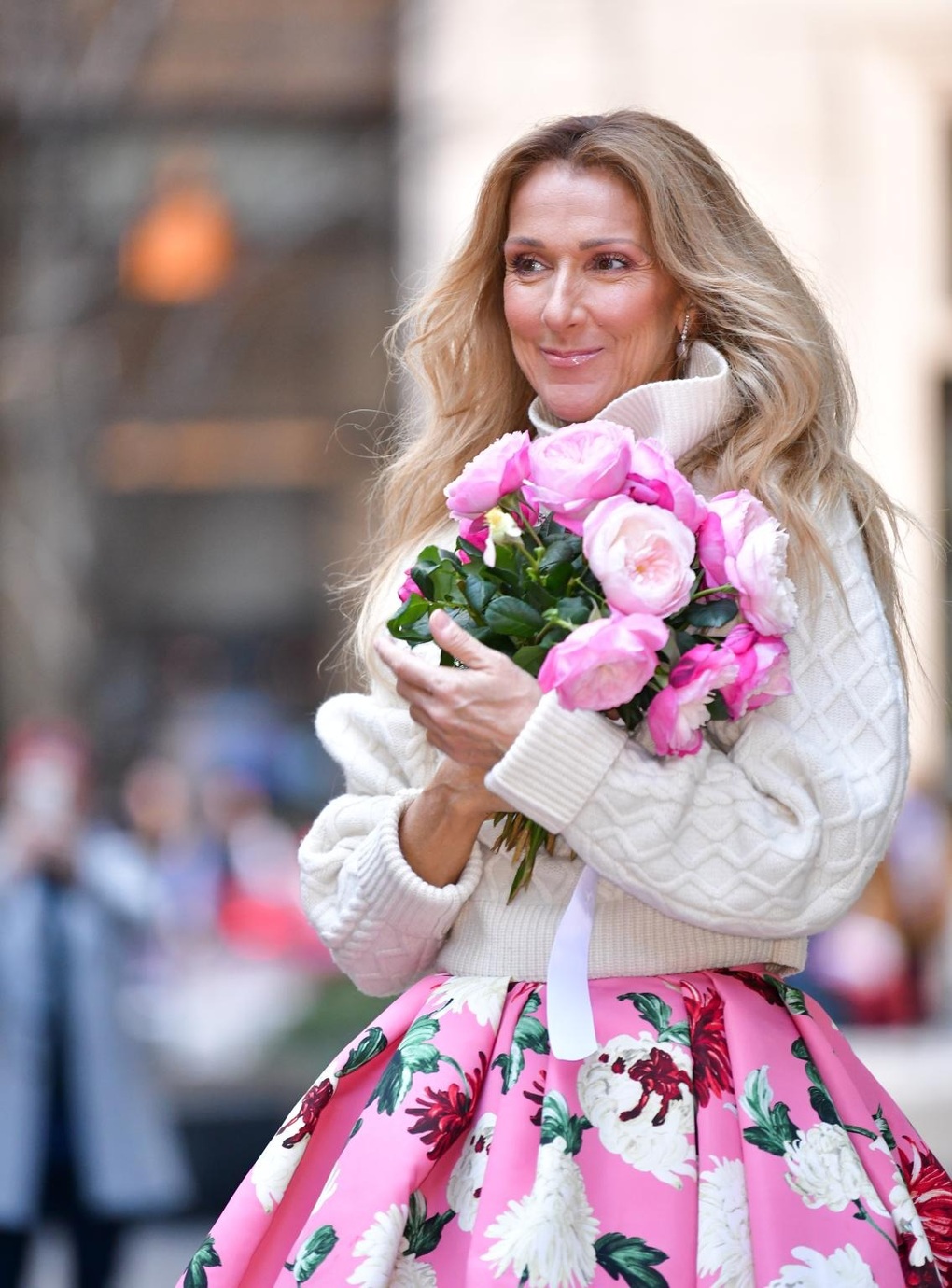 Celine Dion xuất hiện lần đầu tiên sau gần 4 năm sống ẩn dật vì bệnh tật - 2 Celine Dion xuất hiện lần đầu tiên sau gần 4 năm sống ẩn dật vì bệnh tật - 2