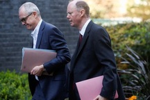 Giới khoa học Anh phản bác ý tưởng “miễn dịch cộng đồng”