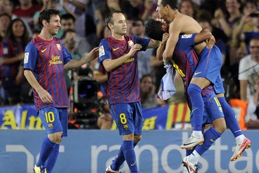 Messi lập cú đúp giúp Barcelona “vùi dập” Villarreal