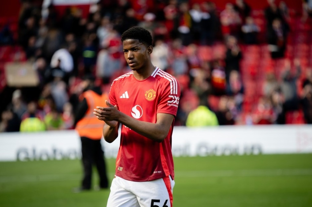 Cầu thủ 17 tuổi đi vào lịch sử dù Man Utd thua trận - 1 Cầu thủ 17 tuổi đi vào lịch sử dù Man Utd thua trận - 1