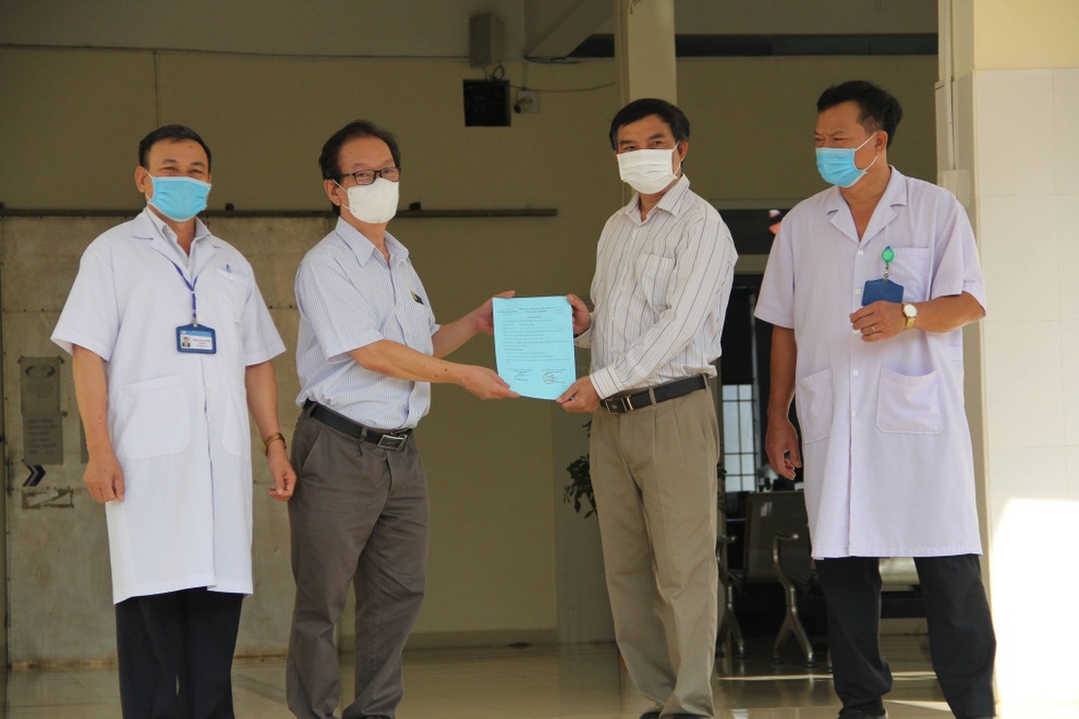 Đắk Lắk: Ca Covid-19 diễn tiến bệnh nặng được xuất viện - 1 Đắk Lắk: Ca Covid-19 diễn tiến bệnh nặng được xuất viện - 1