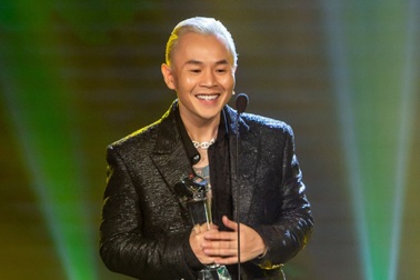 Binz "đại thắng" tại Làn sóng xanh 2020