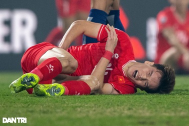 Trọng tài Việt Nam phân tích các tình huống cầu thủ Thái Lan chơi thô bạo