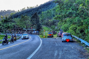 "Dừng xe ở đường cứu nạn chẳng khác nào tự sát"