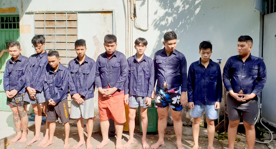 Toàn cảnh một vụ cướp túi xách manh động ở Sài Gòn - 1 Toàn cảnh một vụ cướp túi xách manh động ở Sài Gòn - 1