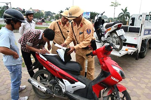 Những vi phạm… dễ mất tiền khi tham gia giao thông