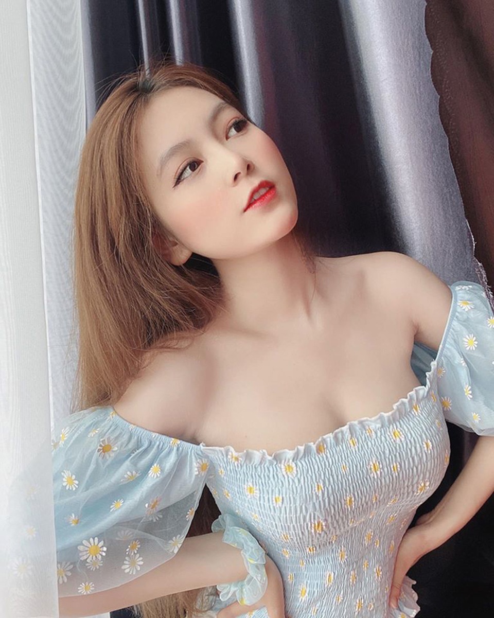 Nổi như cồn vì quá gợi cảm, 3 cô giáo xinh đẹp giờ ra sao? - 12 Nổi như cồn vì quá gợi cảm, 3 cô giáo xinh đẹp giờ ra sao? - 12