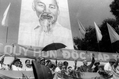 Những khoảnh khắc lịch sử ngày giải phóng Sài Gòn trên báo chí quốc tế