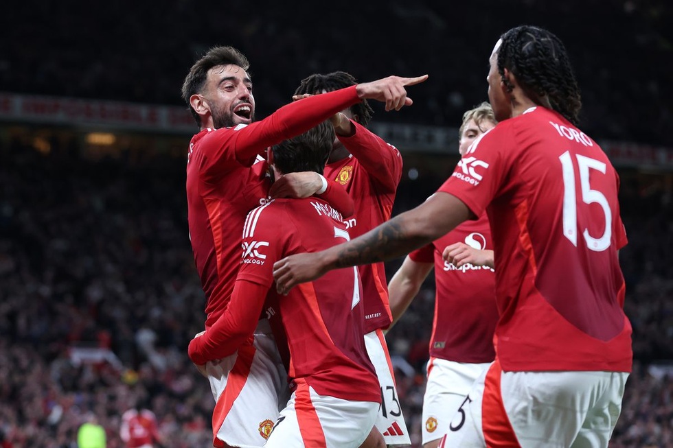 Man Utd vào chung kết Europa League: Kẻ hai mặt, trò đùa số phận