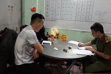 Phóng viên Báo Giao thông tố bị hành hung, giam lỏng ở quán bar