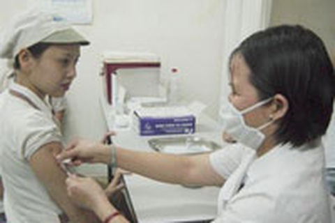 Một trẻ tử vong, 2 trẻ hôn mê sau tiêm phòng