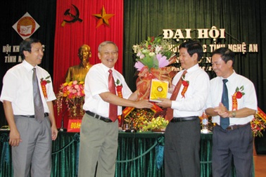 Đại hội thi đua khuyến học Nghệ An lần thứ nhất