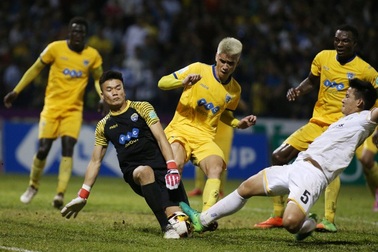 Chờ  chiến dịch “bàn tay sắt” của HLV Đức Thắng tại CLB Thanh Hóa