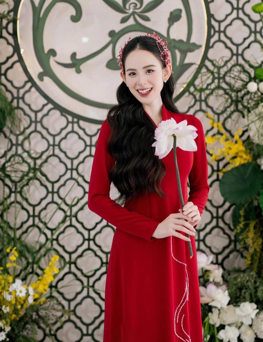 Hương Liên: Cô gái có nụ cười triệu view, làm dâu nhà hào môn gây chú ý - 2 Hương Liên: Cô gái có nụ cười triệu view, làm dâu nhà hào môn gây chú ý - 2