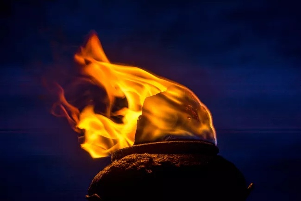 Con người biết dùng lửa từ khi nào? - 1 Con người biết dùng lửa từ khi nào? - 1