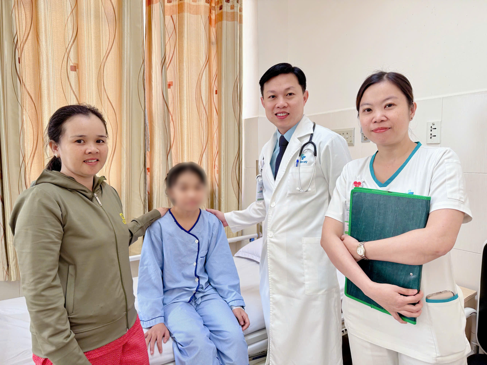 45 phút cứu bé gái tim bẩm sinh, tránh mổ hở - 1 45 phút cứu bé gái tim bẩm sinh, tránh mổ hở - 1