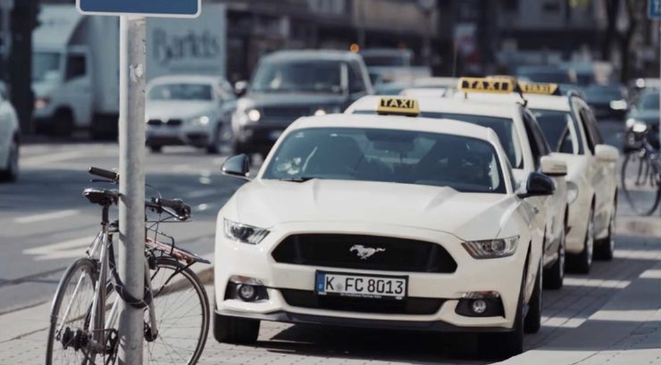 Những chiếc xe taxi sang chảnh nhất thế giới - 7 Những chiếc xe taxi sang chảnh nhất thế giới - 7