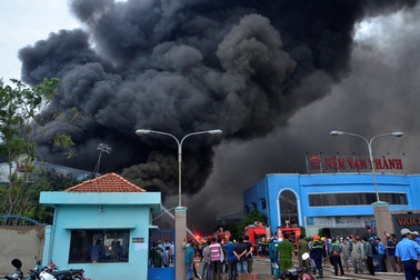 Vụ cháy nhà máy nệm: Thiệt hại khoảng 85 tỉ đồng