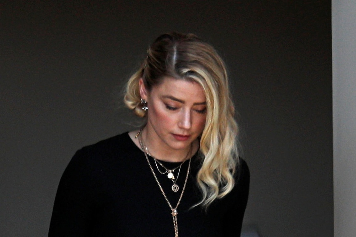 Phía Amber Heard đổ tội Johnny Depp che giấu bằng chứng - 5 Phía Amber Heard đổ tội Johnny Depp che giấu bằng chứng - 5