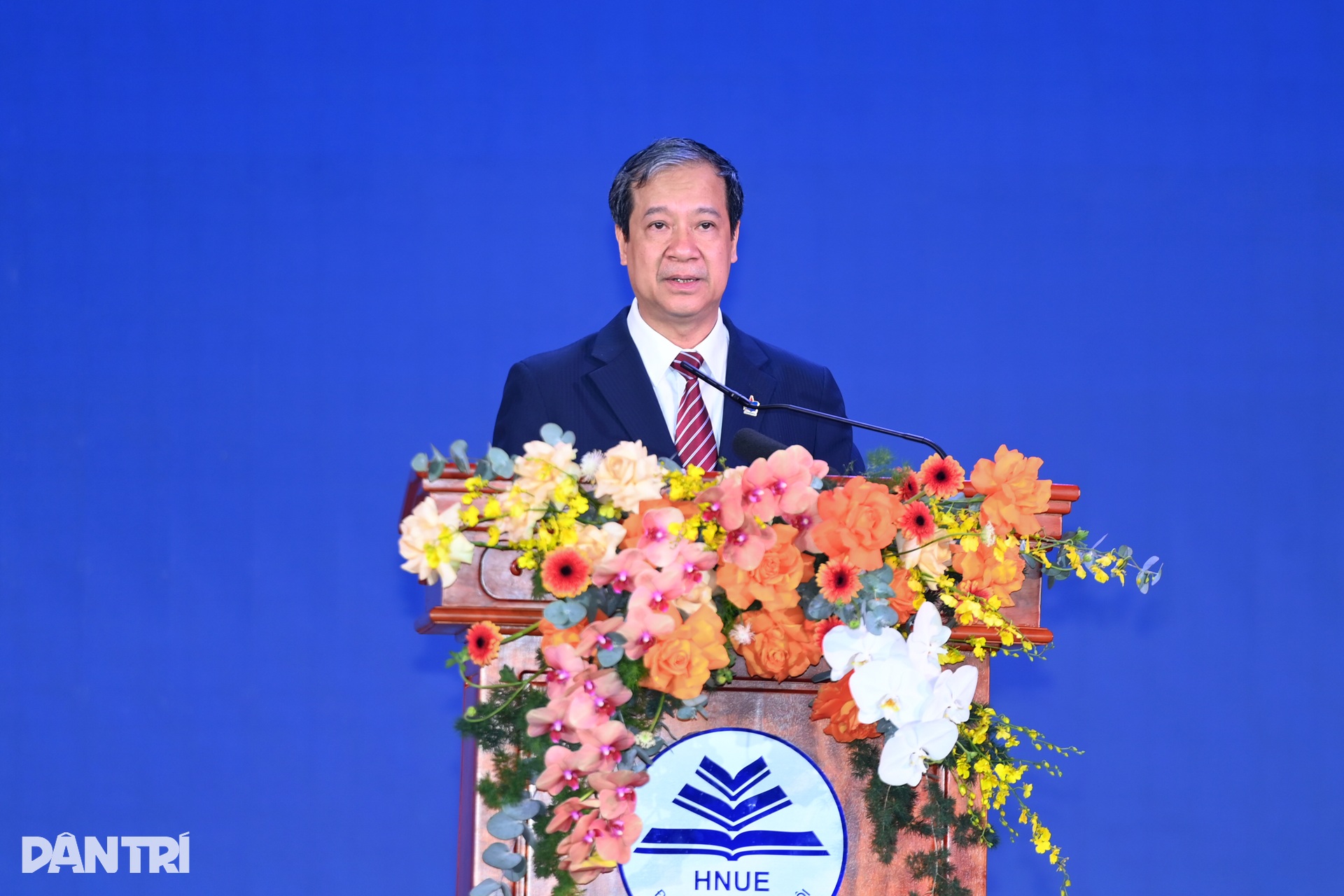 Chủ tịch nước Lương Cường dự Lễ kỷ niệm 20/11 tại Đại học Sư phạm Hà Nội - 8 Chủ tịch nước Lương Cường dự Lễ kỷ niệm 20/11 tại Đại học Sư phạm Hà Nội - 8