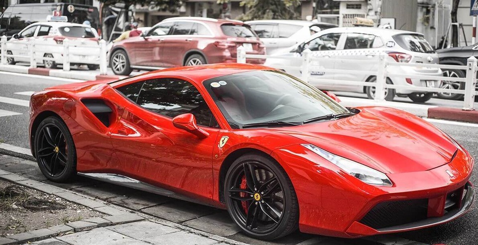 Những vụ chuyển nhượng xe đình đám của ông Đặng Lê Nguyên Vũ trong năm qua - 1