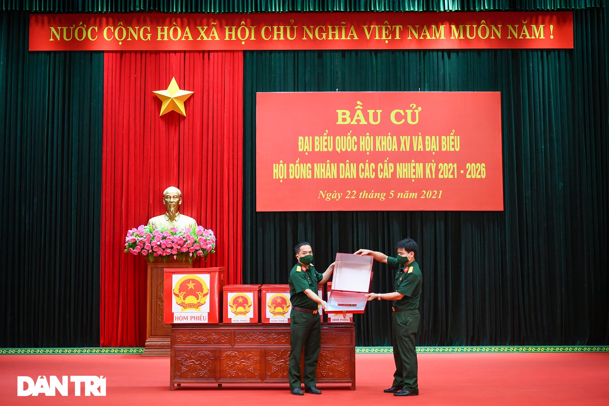 Bầu cử sớm ở các khu cách ly Bắc Ninh sáng nay diễn ra như thế nào? - 5