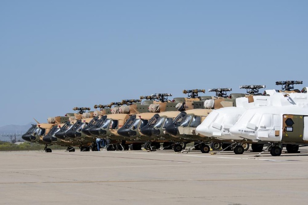 Nỗ lực yểm trợ bộ binh, Ukraine lắp hỏa tiễn hạng nặng lên trực thăng Mi-8 - 2 Nỗ lực yểm trợ bộ binh, Ukraine lắp hỏa tiễn hạng nặng lên trực thăng Mi-8 - 2