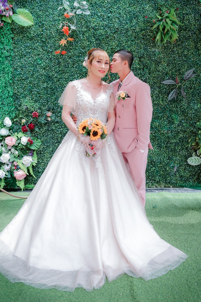 Cặp đôi chuyển giới cưới gấp vì: Vợ ơi, anh có bầu rồi - 6 Cặp đôi chuyển giới cưới gấp vì: Vợ ơi, anh có bầu rồi - 6