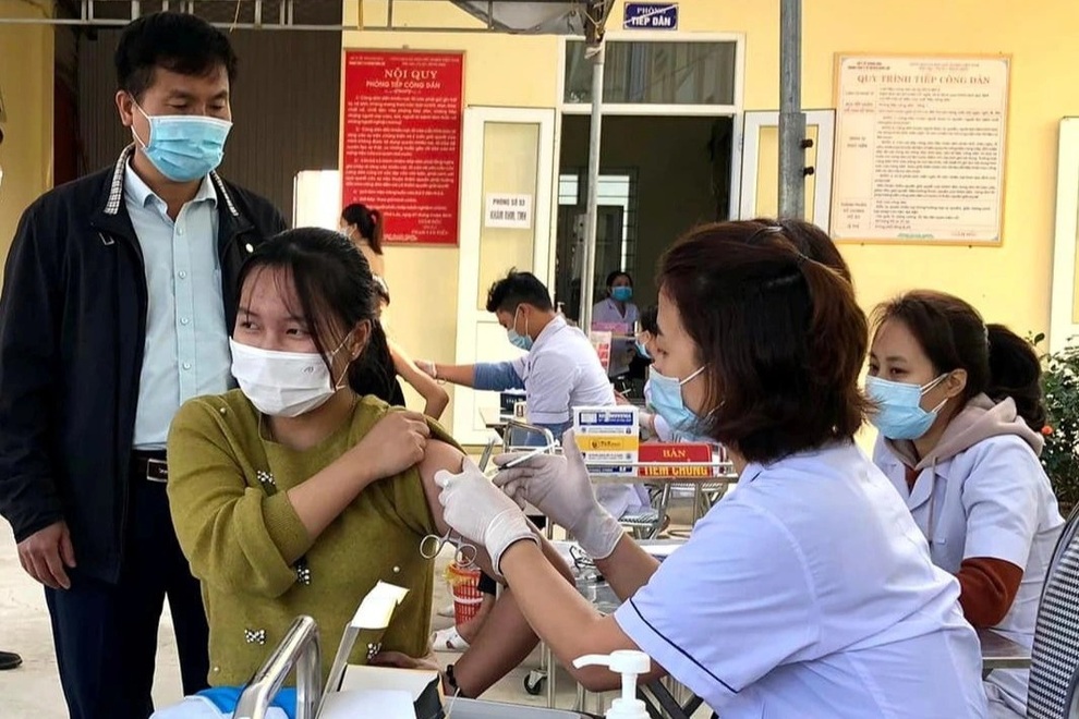 Thanh Hóa thông tin hàng loạt trẻ phản ứng sau tiêm vaccine phòng Covid-19 - 1 Thanh Hóa thông tin hàng loạt trẻ phản ứng sau tiêm vaccine phòng Covid-19 - 1
