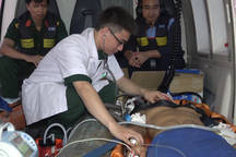 Trực thăng đưa chiến sĩ bị thương nặng trên quần đảo Trường Sa vào đất liền cấp cứu