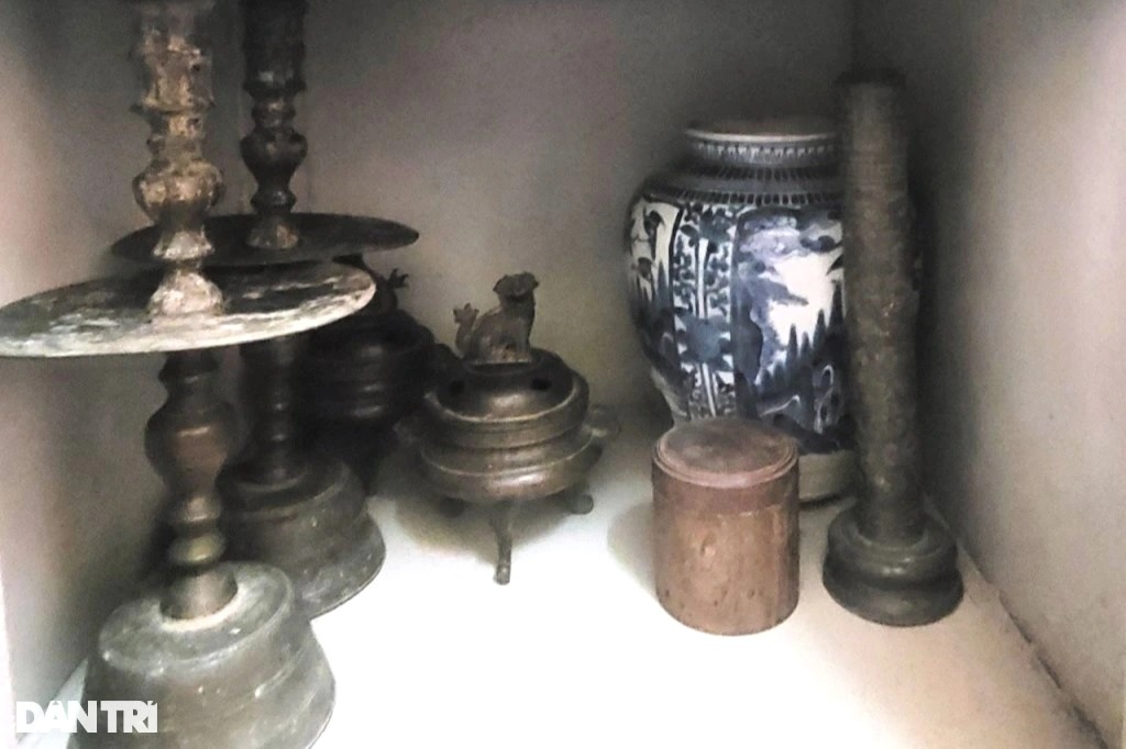 Bí ẩn đĩa đá cổ và đôi đũa thử độc của vua Lê - 3