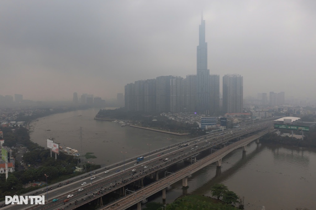 Vì sao bầu trời ở TPHCM mù mịt từ sáng đến chiều? - 1 Vì sao bầu trời ở TPHCM mù mịt từ sáng đến chiều? - 1