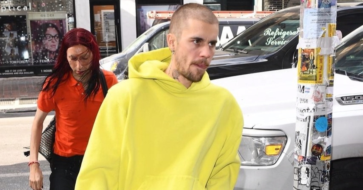 Justin Bieber hủy theo dõi hơn 20 người trên Instagram, có bạn trai của Selena Gomez