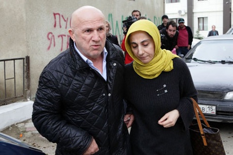 Mỹ cử nhóm điều tra thẩm vấn cha mẹ nghi phạm đánh bom